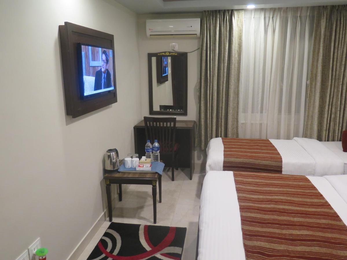 Hotel Pipal Tree Катманду Екстер'єр фото